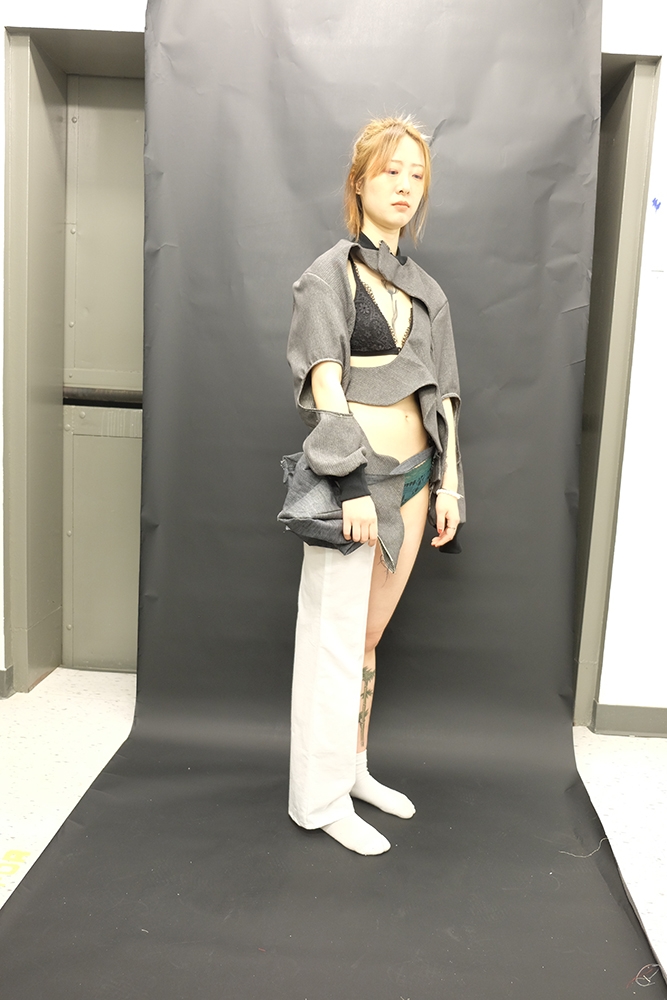 http://nikolascachu.com/files/gimgs/th-6_resize muslin bomber fitting soph.jpg
